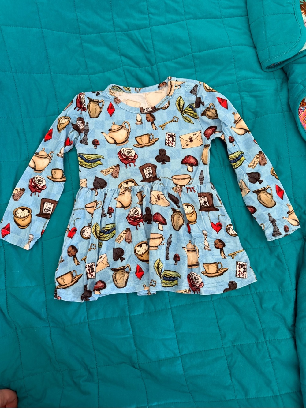Little Crown’s & Capes Alice In Wonderland Long Sleeve Peplum Top 2T GUC
